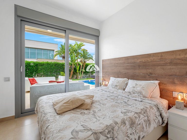 Villa for Sale in Vistabella Jacarilla, Alicante 23