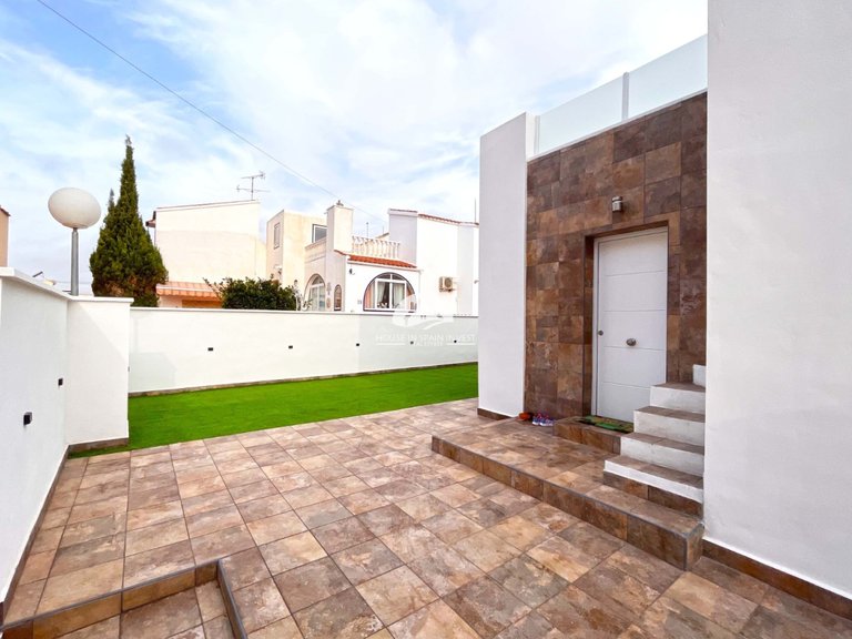 Town House for Sale in Playa Flamenca Orihuela Costa, Alicante 8