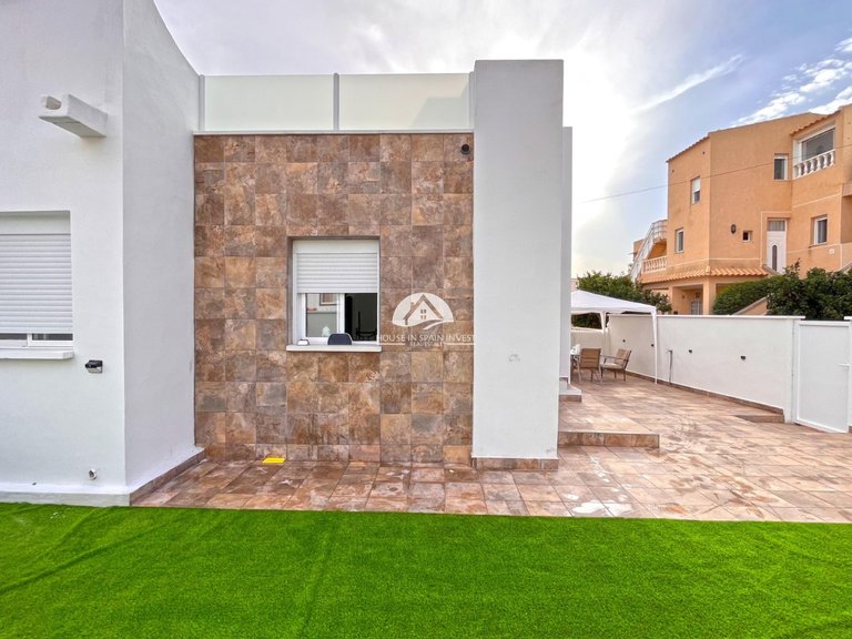 Town House for Sale in Playa Flamenca Orihuela Costa, Alicante 14