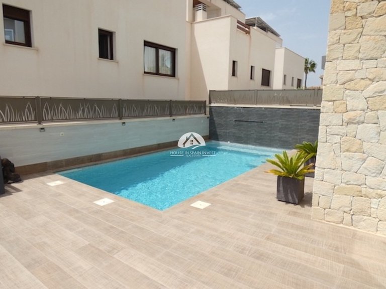 Villa for Sale in Ciudad Quesada Rojales - Ciudad Quesada, Alicante 3