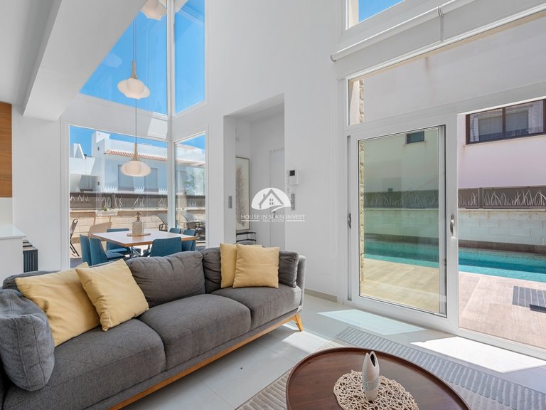 Villa for Sale in Ciudad Quesada Rojales - Ciudad Quesada, Alicante 4