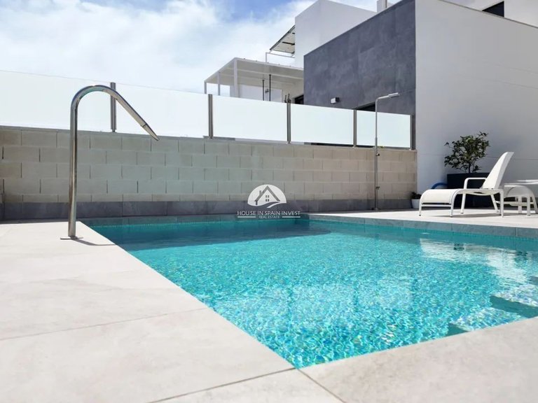 Villa for Sale in Los Balcones Torrevieja, Alicante 2