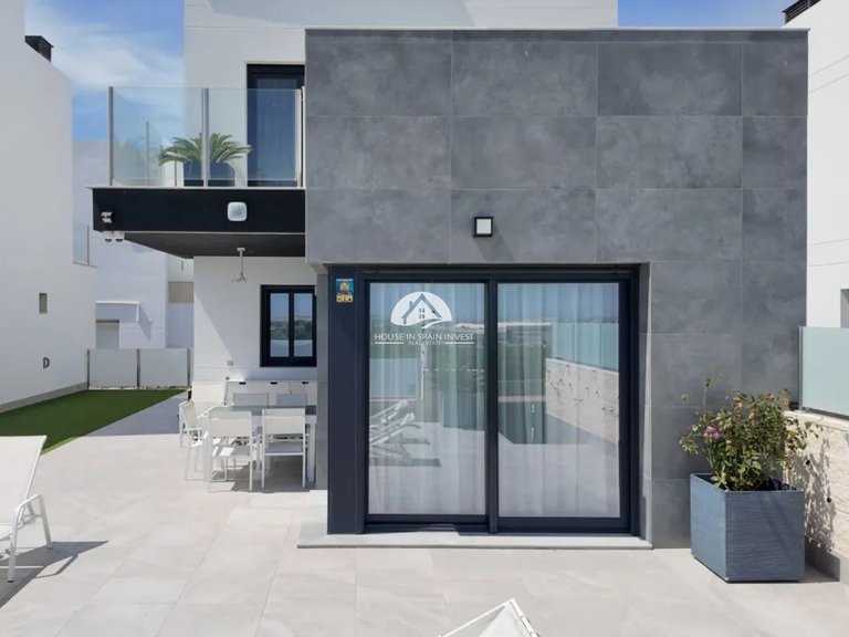 Villa for Sale in Los Balcones Torrevieja, Alicante 3