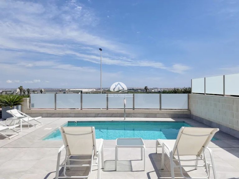 Villa for Sale in Los Balcones Torrevieja, Alicante 8
