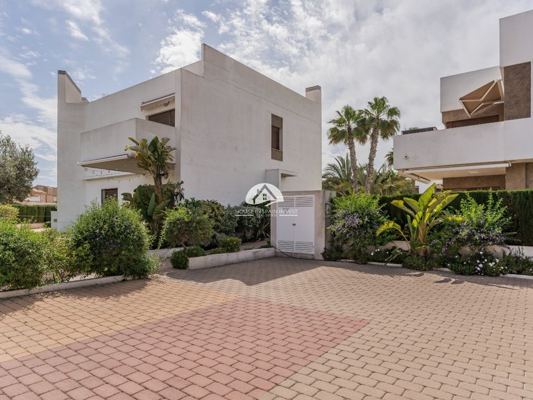 Apartment for Sale in La Zenia Orihuela Costa, Alicante 33