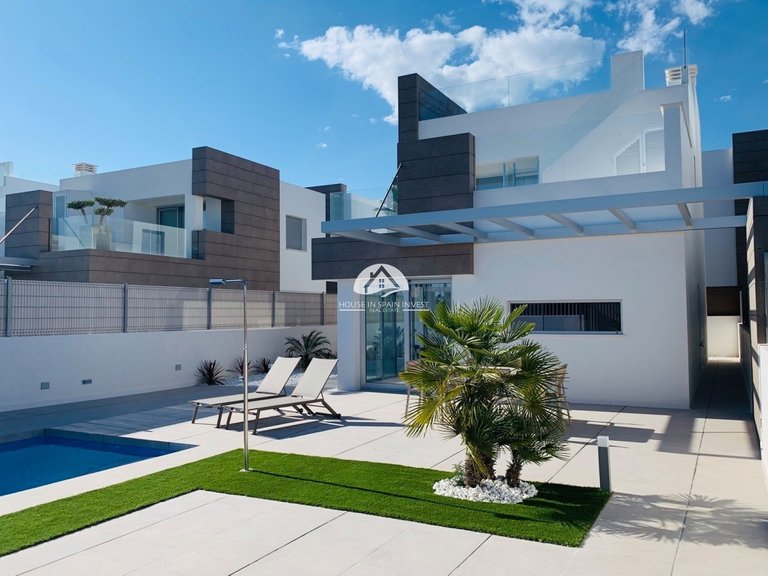 Villa for Sale in Guardamar - El Raso Guardamar Del Segura, Alicante 1