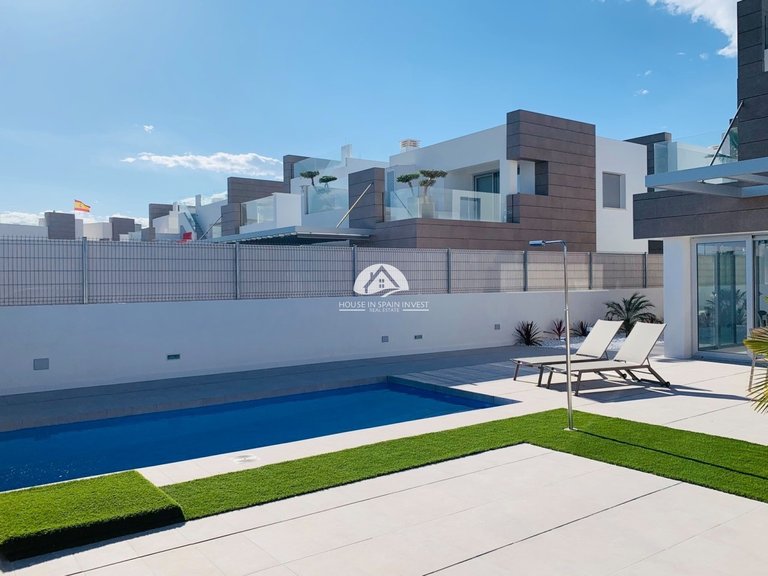Villa for Sale in Guardamar - El Raso Guardamar Del Segura, Alicante 5