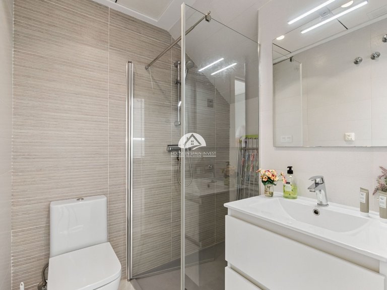 Town House for Sale in Torrevieja Torrevieja, Alicante 21