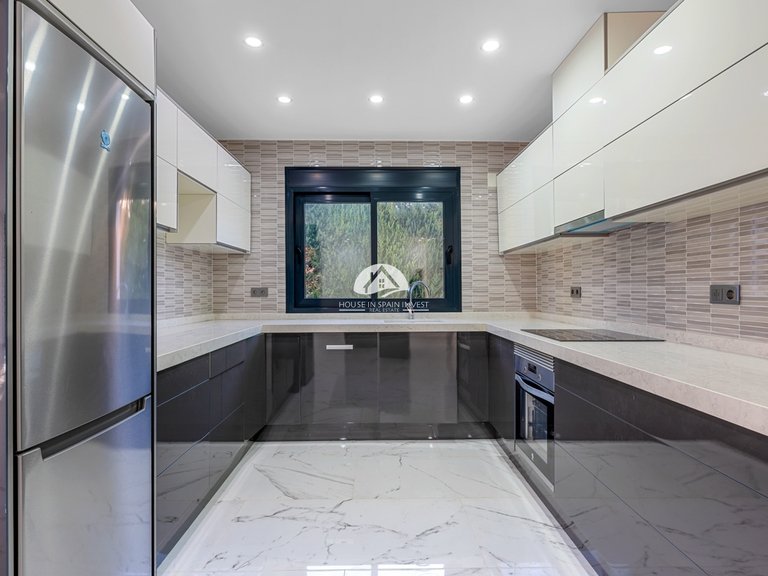 Villa for Sale in Lomas de Campoamor Orihuela Costa, Alicante 3