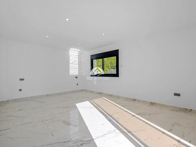 Villa for Sale in Lomas de Campoamor Orihuela Costa, Alicante 6