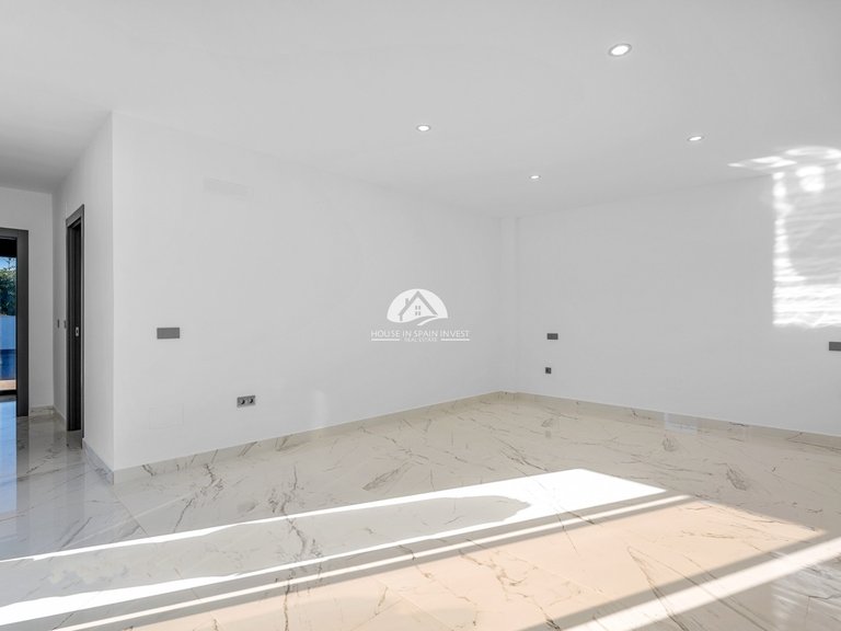 Villa for Sale in Lomas de Campoamor Orihuela Costa, Alicante 7
