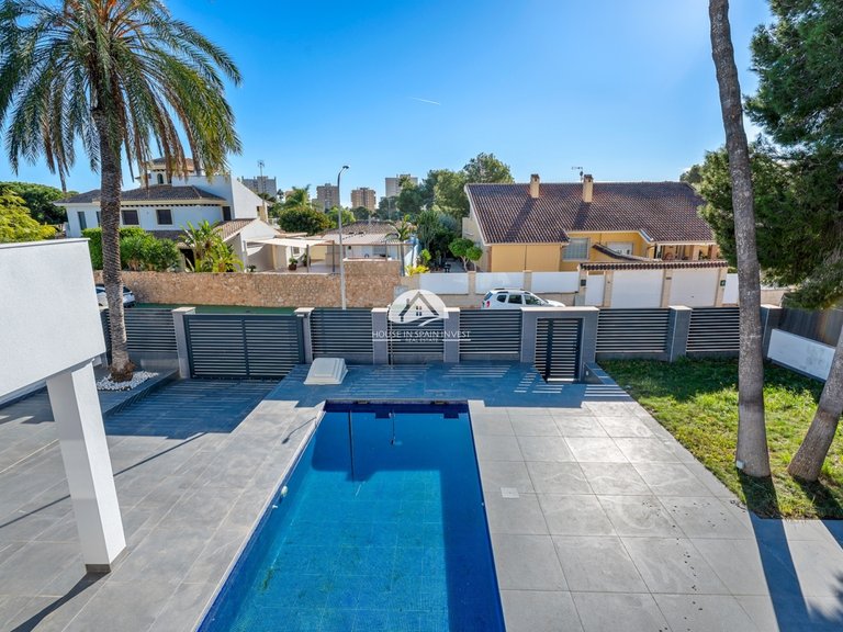 Villa for Sale in Lomas de Campoamor Orihuela Costa, Alicante 11