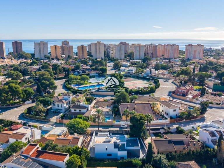 Villa for Sale in Lomas de Campoamor Orihuela Costa, Alicante 35