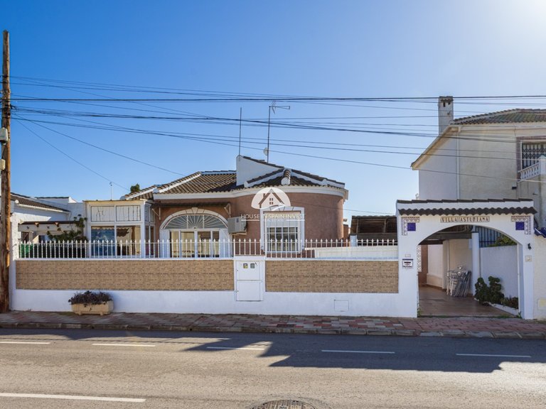 Villa for Sale in La Siesta - El Chaparral - San Luis Torrevieja, Alicante 1