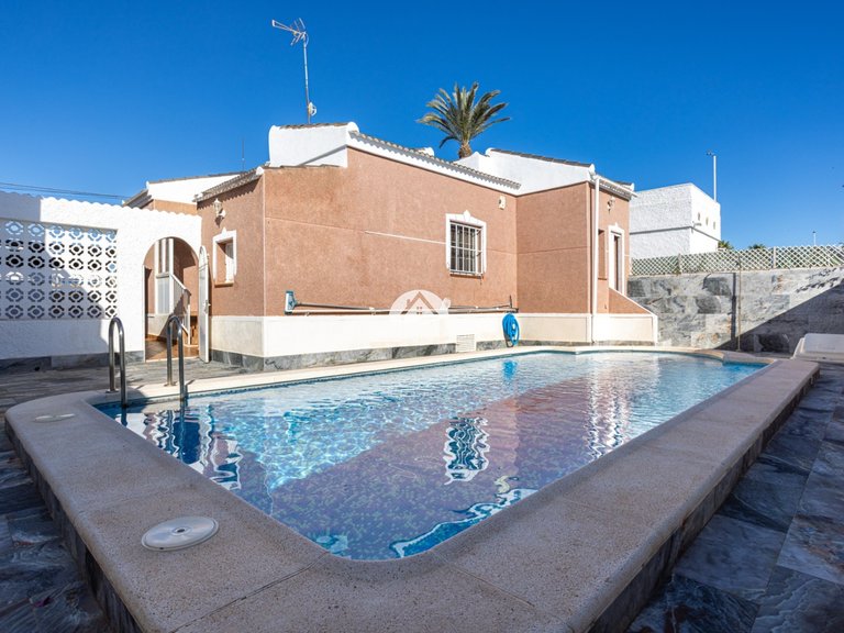 Villa for Sale in La Siesta - El Chaparral - San Luis Torrevieja, Alicante 2