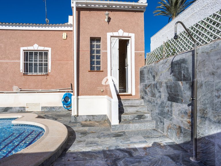Villa for Sale in La Siesta - El Chaparral - San Luis Torrevieja, Alicante 40