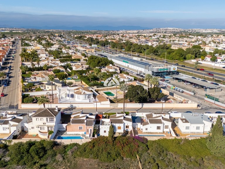 Villa for Sale in La Siesta - El Chaparral - San Luis Torrevieja, Alicante 49