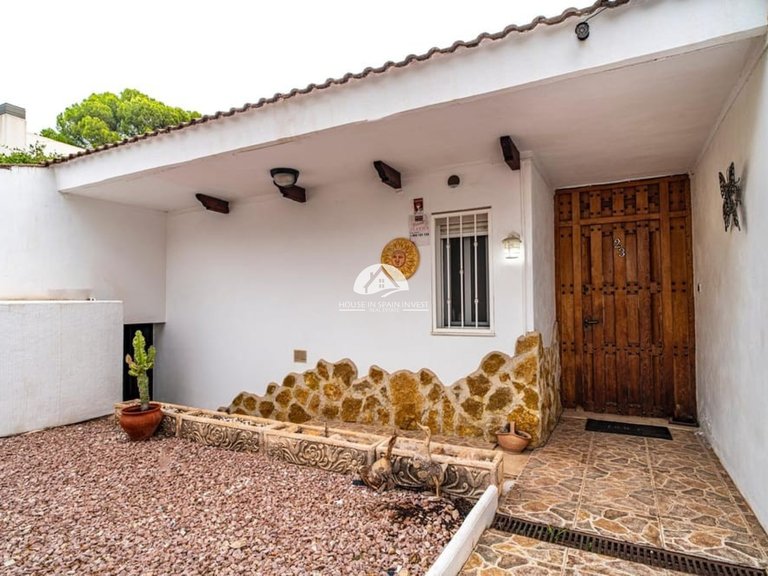 Villa for Sale in Villamartín - Las Filipinas Orihuela Costa, Alicante 5