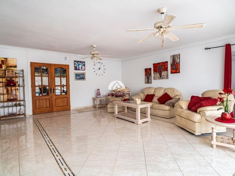 Villa for Sale in Villamartín - Las Filipinas Orihuela Costa, Alicante 7