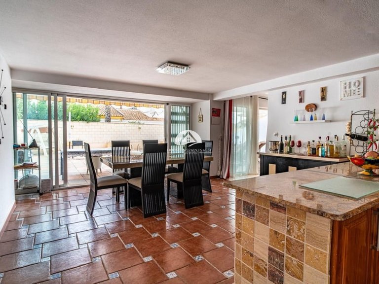 Villa for Sale in Villamartín - Las Filipinas Orihuela Costa, Alicante 9