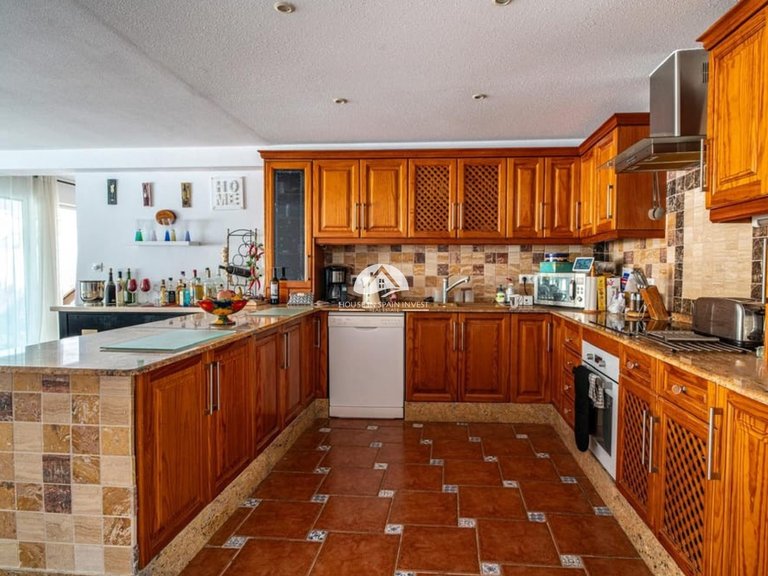 Villa for Sale in Villamartín - Las Filipinas Orihuela Costa, Alicante 11