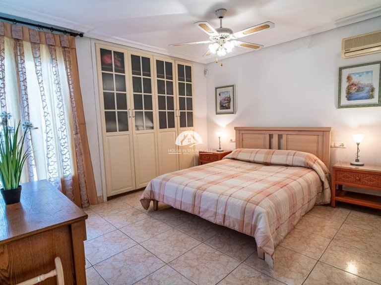 Villa for Sale in Villamartín - Las Filipinas Orihuela Costa, Alicante 13