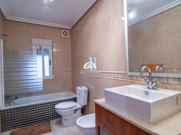 Villa for Sale in Villamartín - Las Filipinas Orihuela Costa, Alicante 16