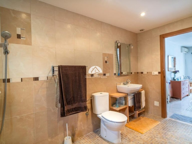 Villa for Sale in Villamartín - Las Filipinas Orihuela Costa, Alicante 17