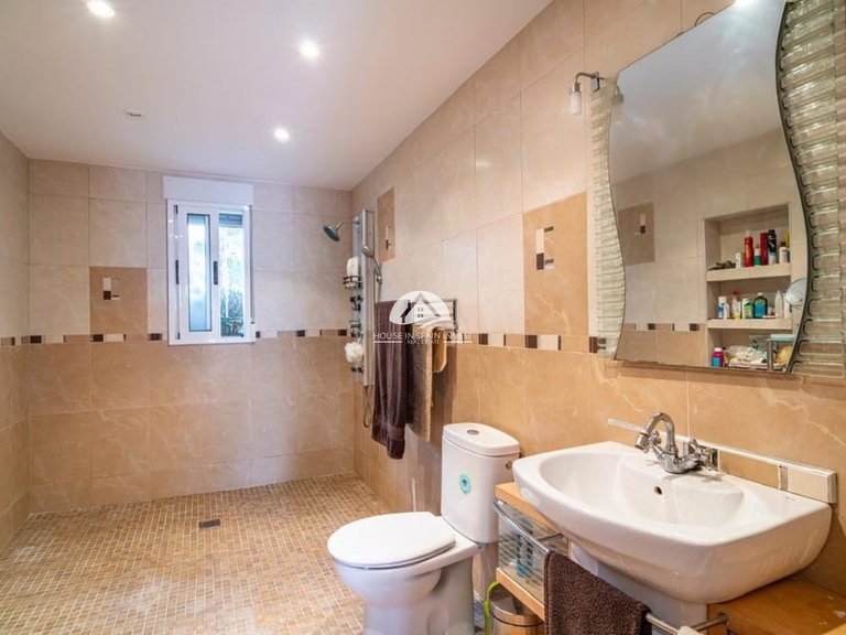 Villa for Sale in Villamartín - Las Filipinas Orihuela Costa, Alicante 20