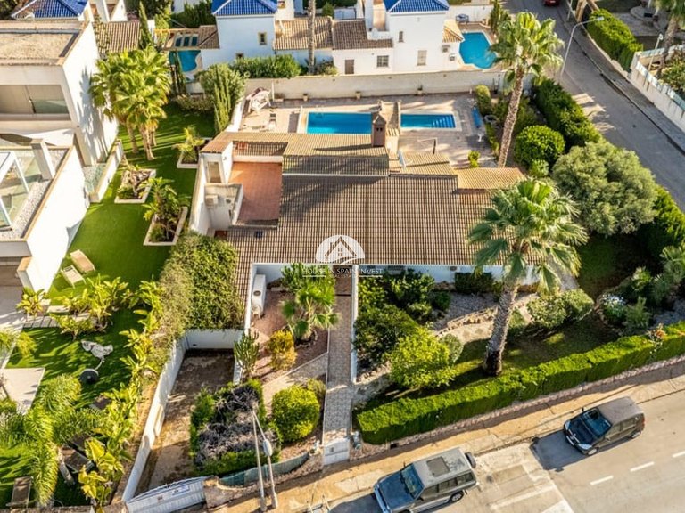 Villa for Sale in Villamartín - Las Filipinas Orihuela Costa, Alicante 24