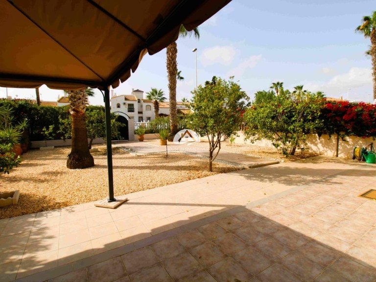 Villa for Sale in Villamartín - Las Filipinas Orihuela Costa, Alicante 3