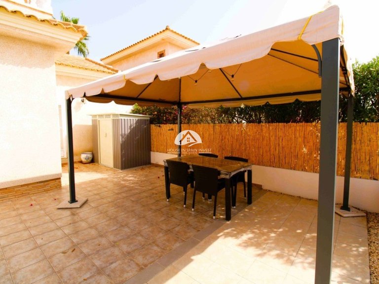 Villa for Sale in Villamartín - Las Filipinas Orihuela Costa, Alicante 5