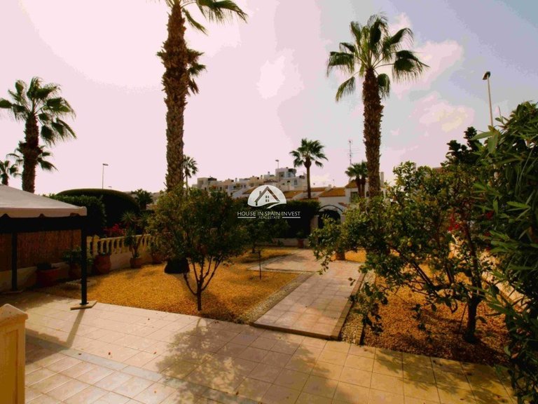 Villa for Sale in Villamartín - Las Filipinas Orihuela Costa, Alicante 6