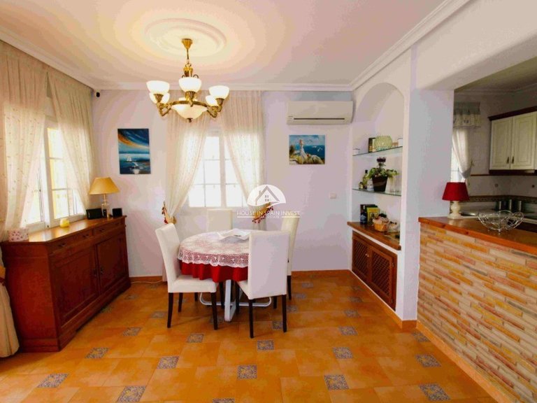 Villa for Sale in Villamartín - Las Filipinas Orihuela Costa, Alicante 9