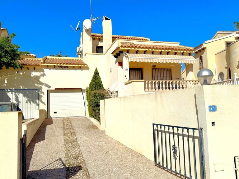 Villa for Sale in Las Ramblas Orihuela Costa, Alicante 1