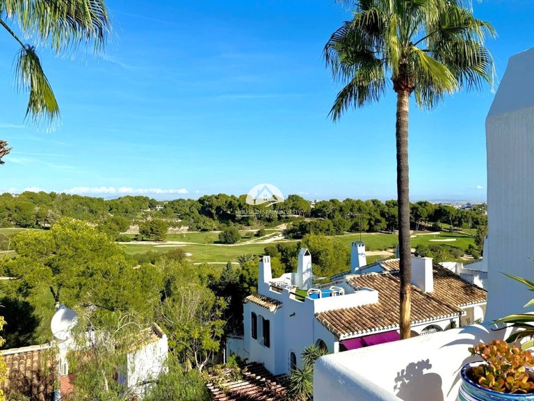 Villa for Sale in Villamartín - Las Filipinas Orihuela Costa, Alicante 2