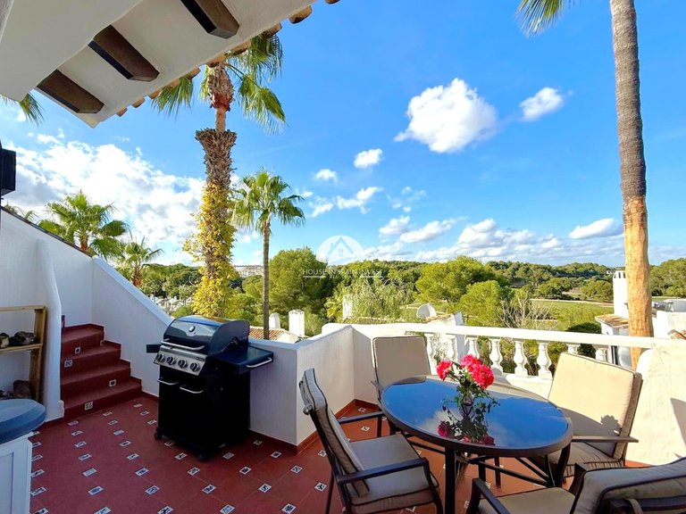 Villa for Sale in Villamartín - Las Filipinas Orihuela Costa, Alicante 1