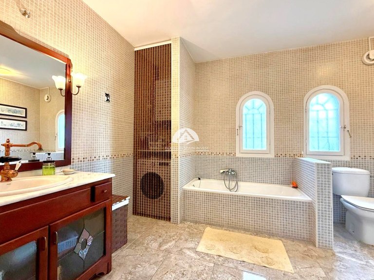 Villa for Sale in Villamartín - Las Filipinas Orihuela Costa, Alicante 17