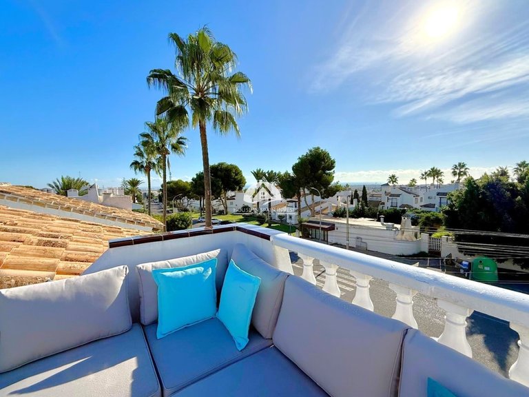 Villa for Sale in Villamartín - Las Filipinas Orihuela Costa, Alicante 25