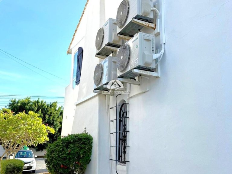 Villa for Sale in Villamartín - Las Filipinas Orihuela Costa, Alicante 30