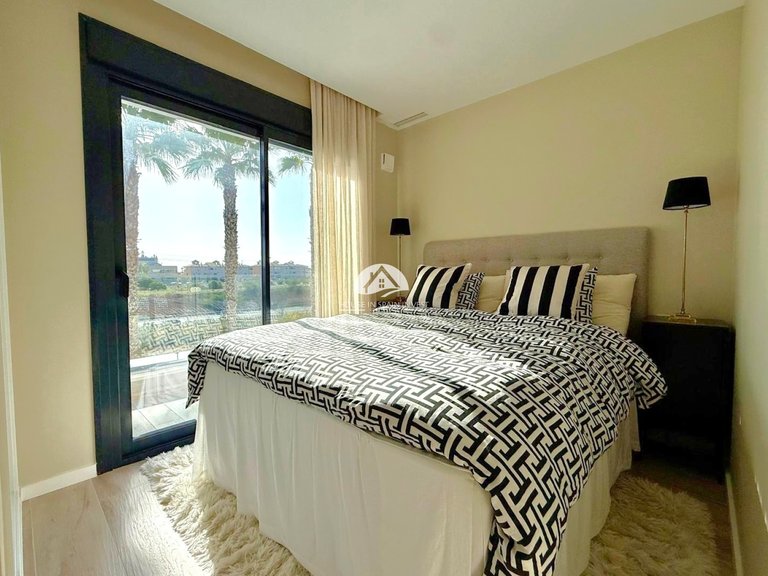 Villa for Sale in Lomas de Cabo Roig Orihuela Costa, Alicante 10