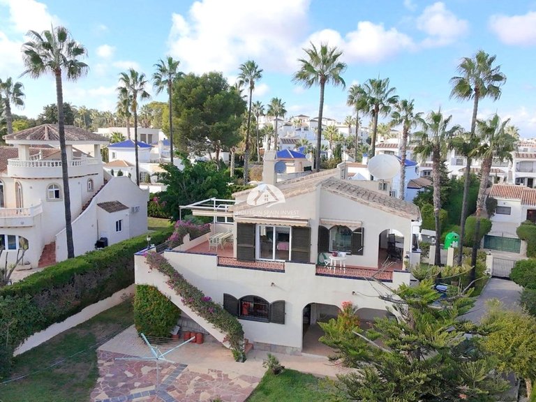 Villa for Sale in Villamartín - Las Filipinas Orihuela Costa, Alicante 7