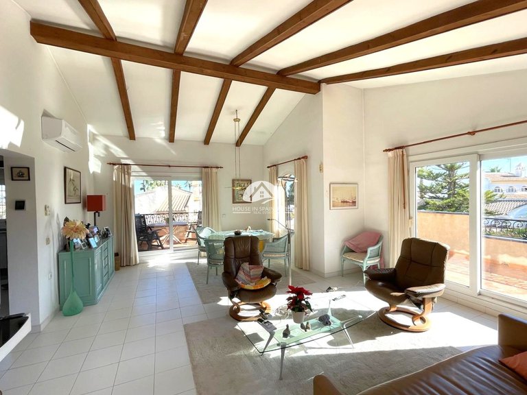 Villa for Sale in Villamartín - Las Filipinas Orihuela Costa, Alicante 15