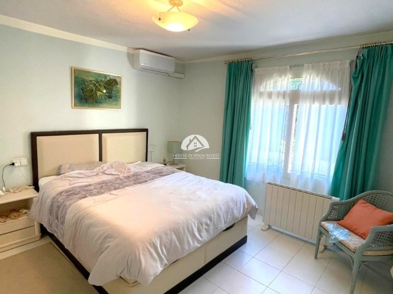 Villa for Sale in Villamartín - Las Filipinas Orihuela Costa, Alicante 18