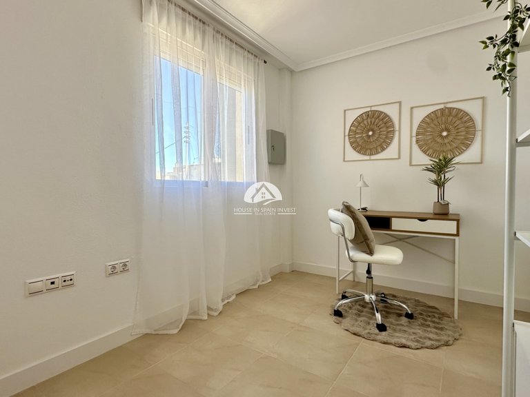 Apartment for Sale in Torrevieja Torrevieja, Alicante 4