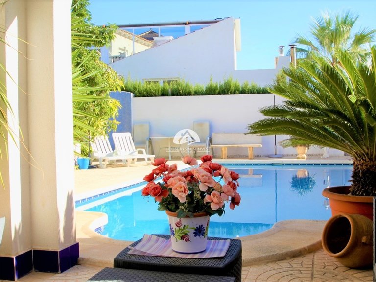 Villa for Sale in Villamartín - Las Filipinas Orihuela Costa, Alicante 3