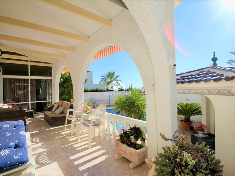 Villa for Sale in Villamartín - Las Filipinas Orihuela Costa, Alicante 5