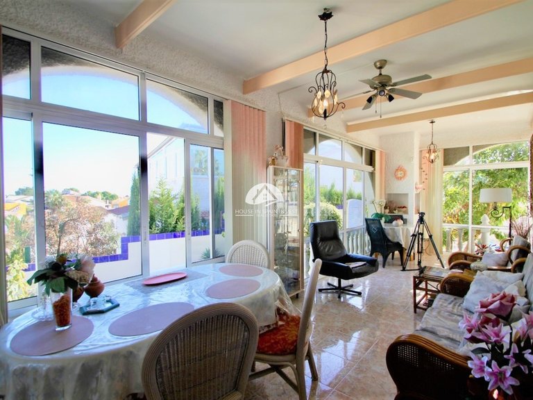 Villa for Sale in Villamartín - Las Filipinas Orihuela Costa, Alicante 8