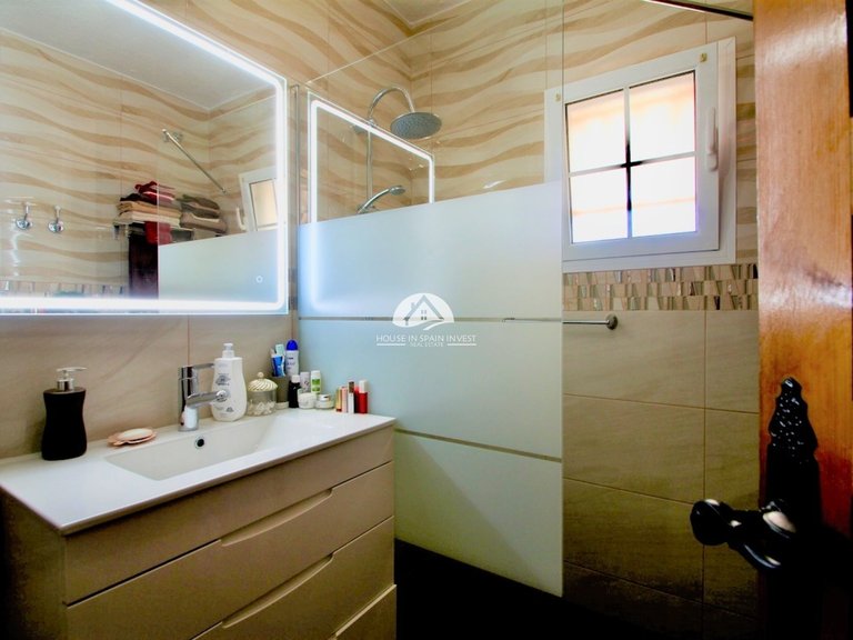 Villa for Sale in Villamartín - Las Filipinas Orihuela Costa, Alicante 19