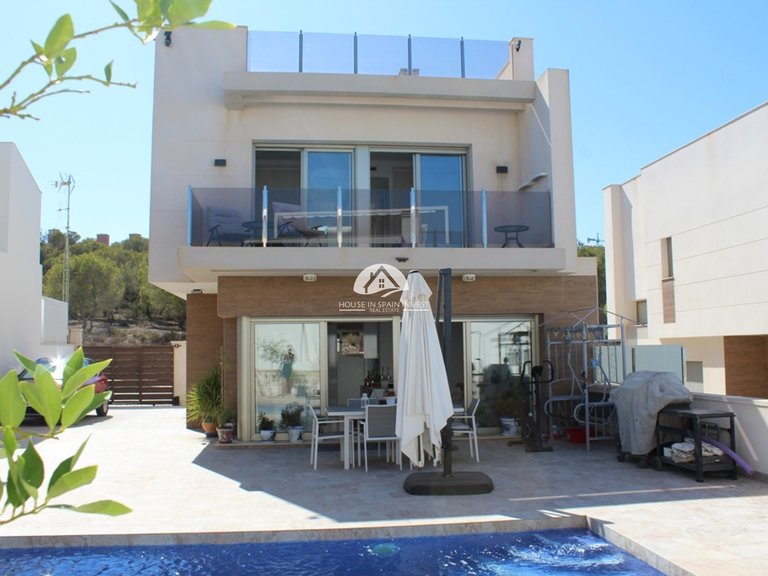 Villa for Sale in San Miguel de Salinas San Miguel De Salinas, Alicante 1